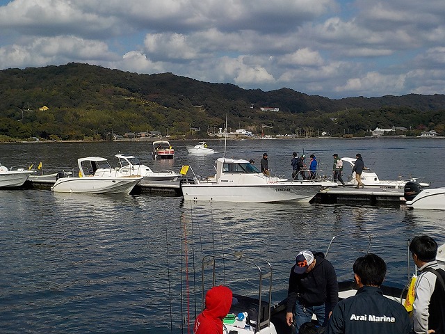 http://www.suzukimarine.co.jp/marina/hamanako/blog/2017/11/06/img/DSCN9131.jpg